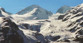 Le glacier Durant et le col du Sonadon &agrave; gauche vus de la cabane de Chanrion